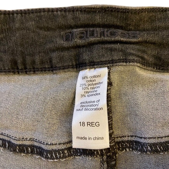 Maurices‎ Women Jeans 18 Reg Faded Black Denim Straight Leg Stretch Rockabilly - Picture 2 of 11